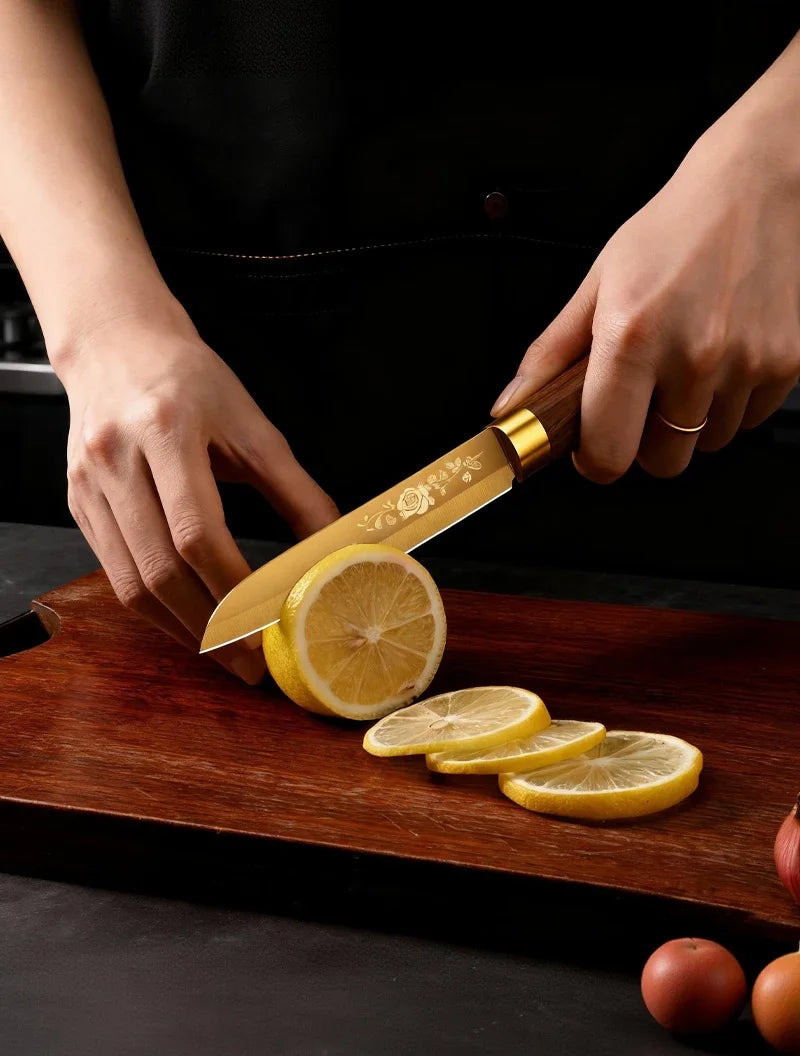 Couteau de chef finition titane doré et haute dureté