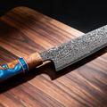 Couteau Kiritsuke Japonais Acier Damas 67 Couches 20 cm – Manche Résine Bleue & Bois Stabilisé